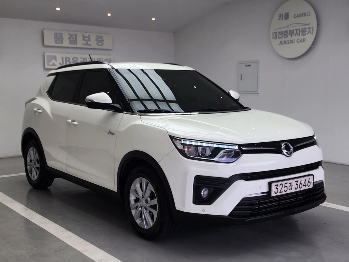 SSANGYONG TIVOLI VERY NEW