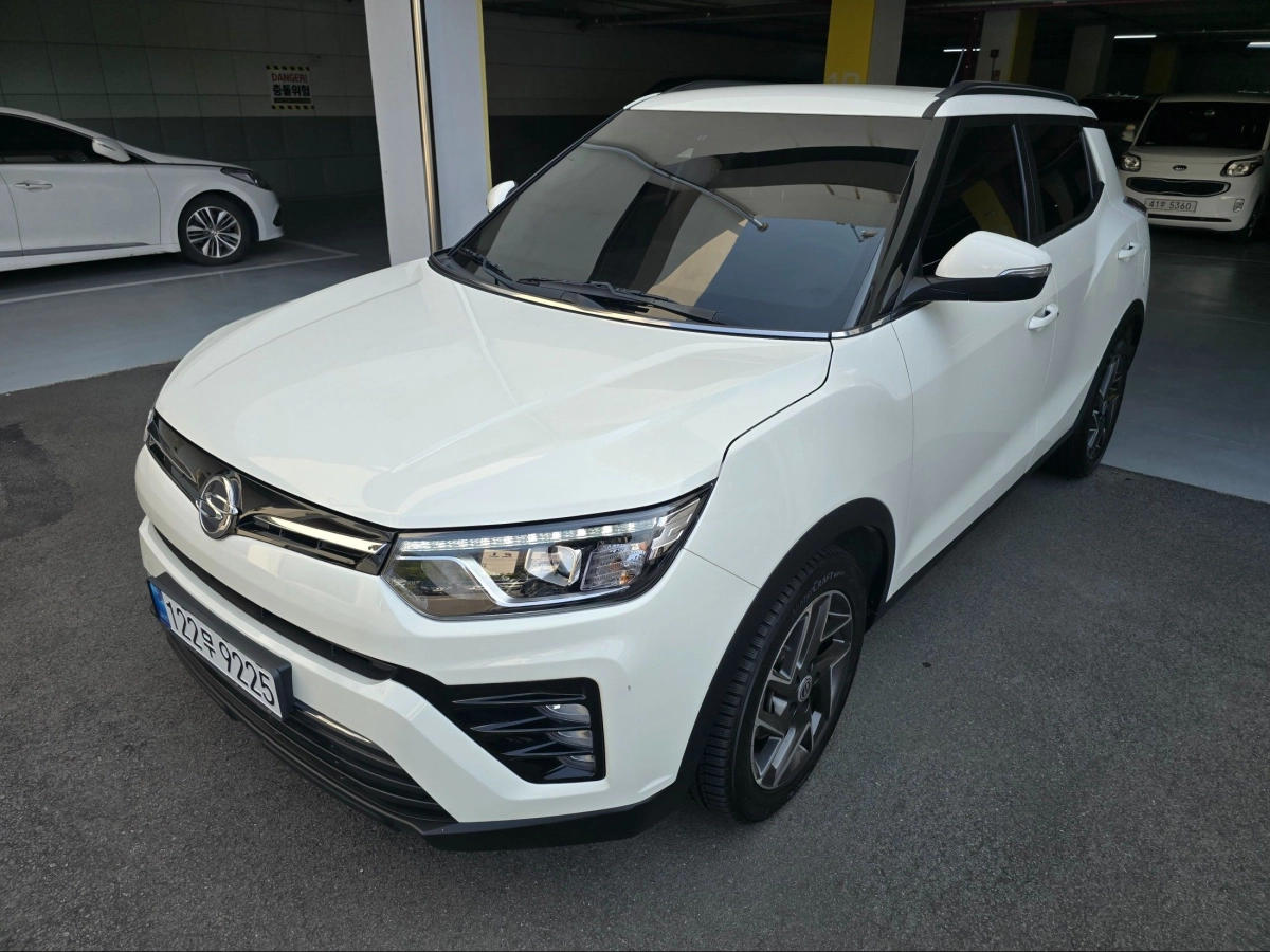 SSANGYONG TIVOLI VERY NEW