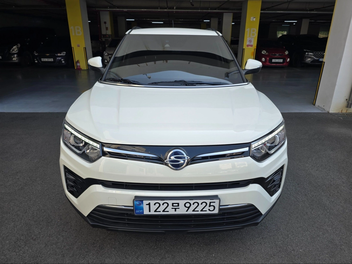 SSANGYONG TIVOLI VERY NEW