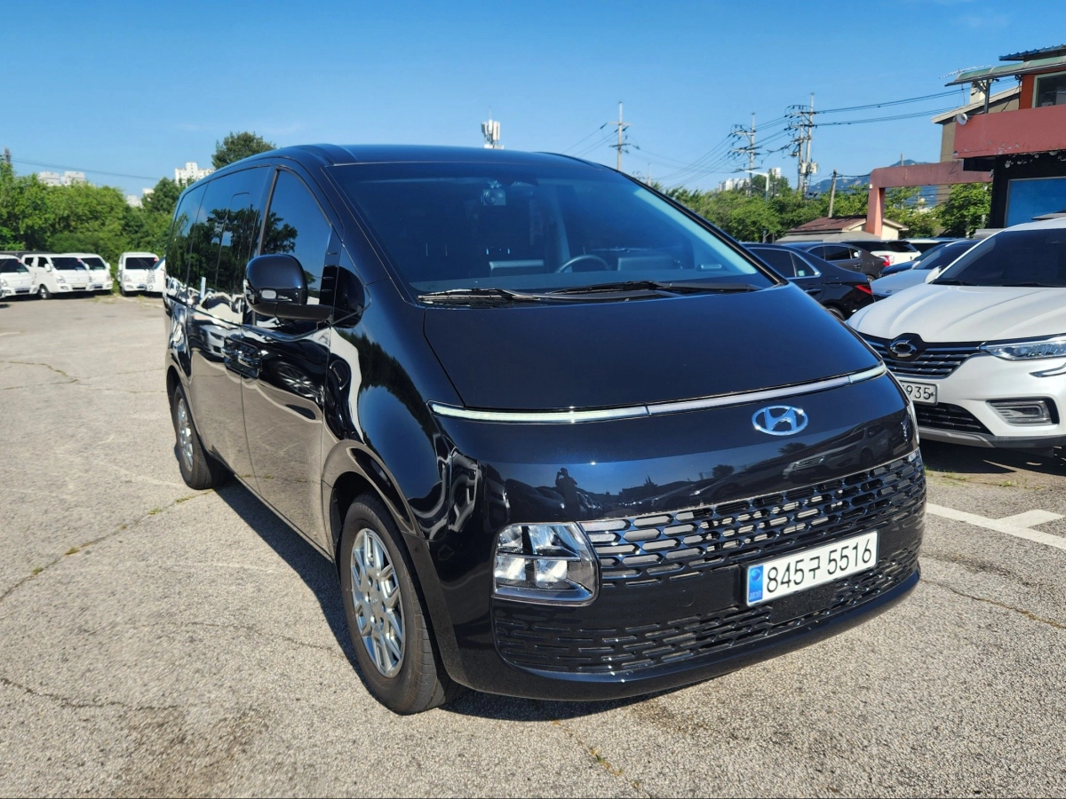 HYUNDAI STARIA