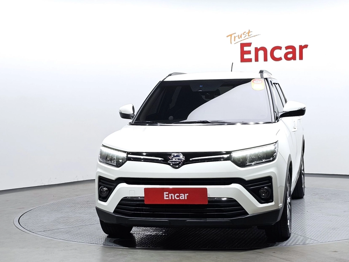 SSANGYONG TIVOLI VERY NEW