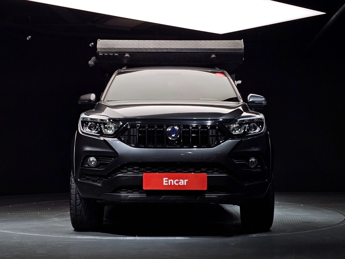 SSANGYONG REXTON SPORTS CAR