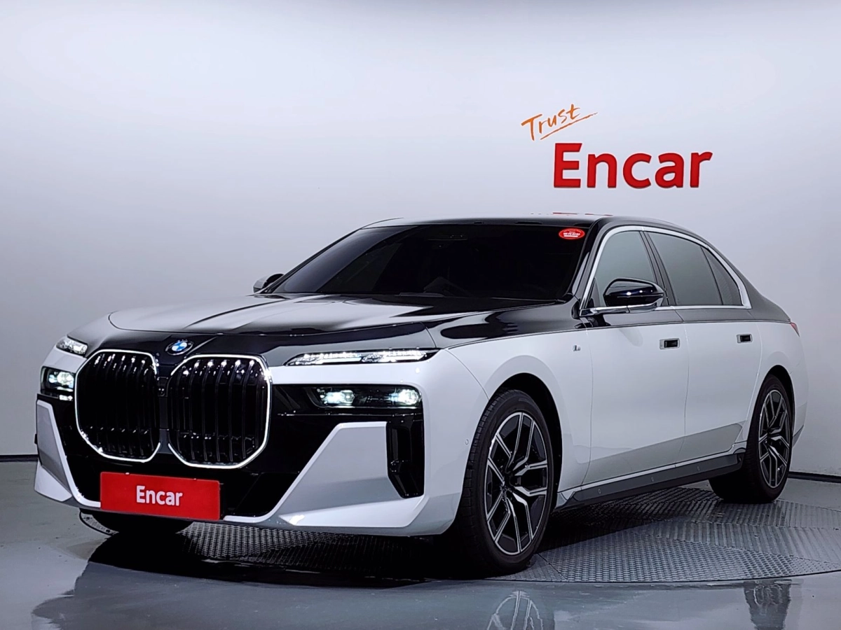 BMW 7-SERIES G70 2024