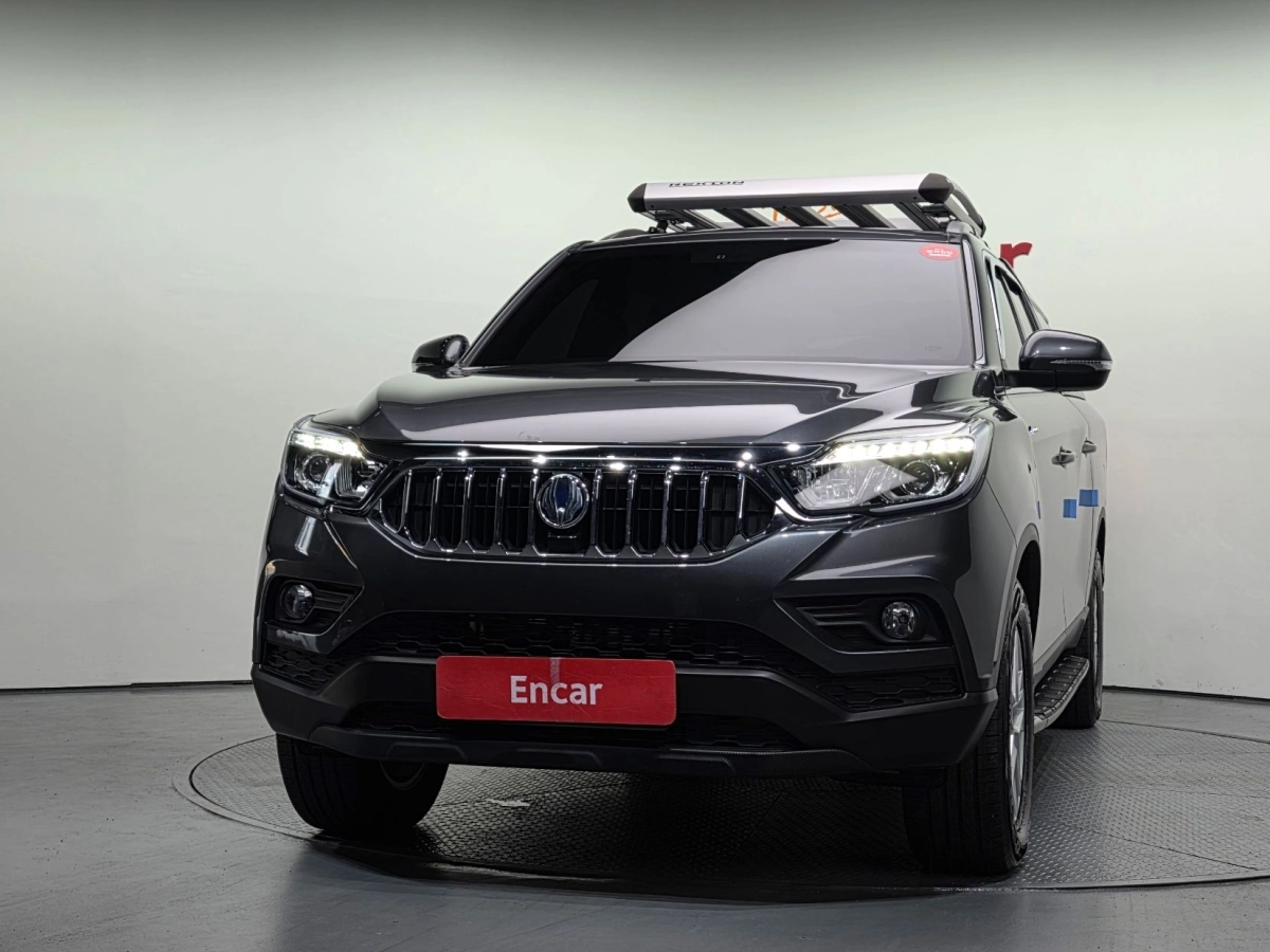 SSANGYONG REXTON SPORTS CAR