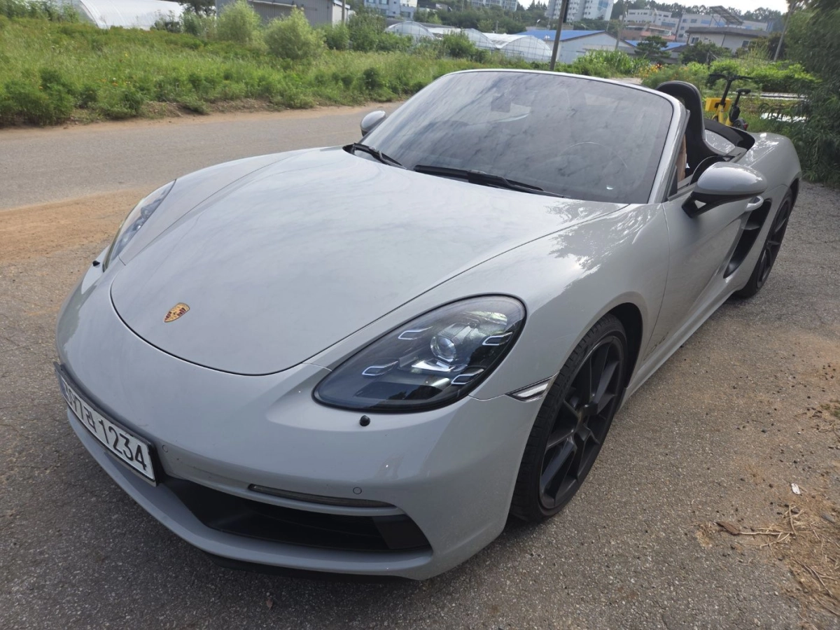 PORSCHE 718 BOXSTER