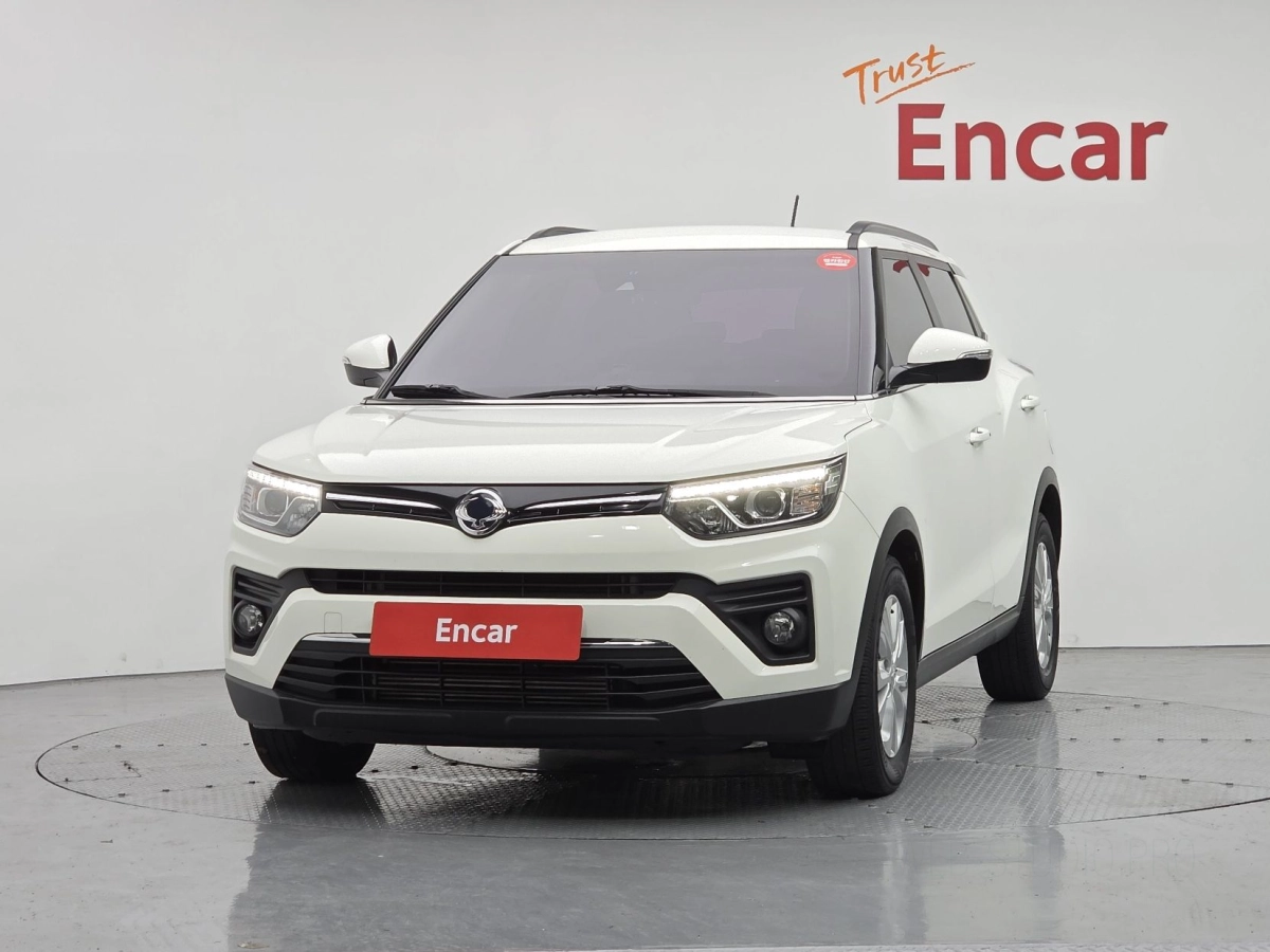 SSANGYONG TIVOLI VERY NEW