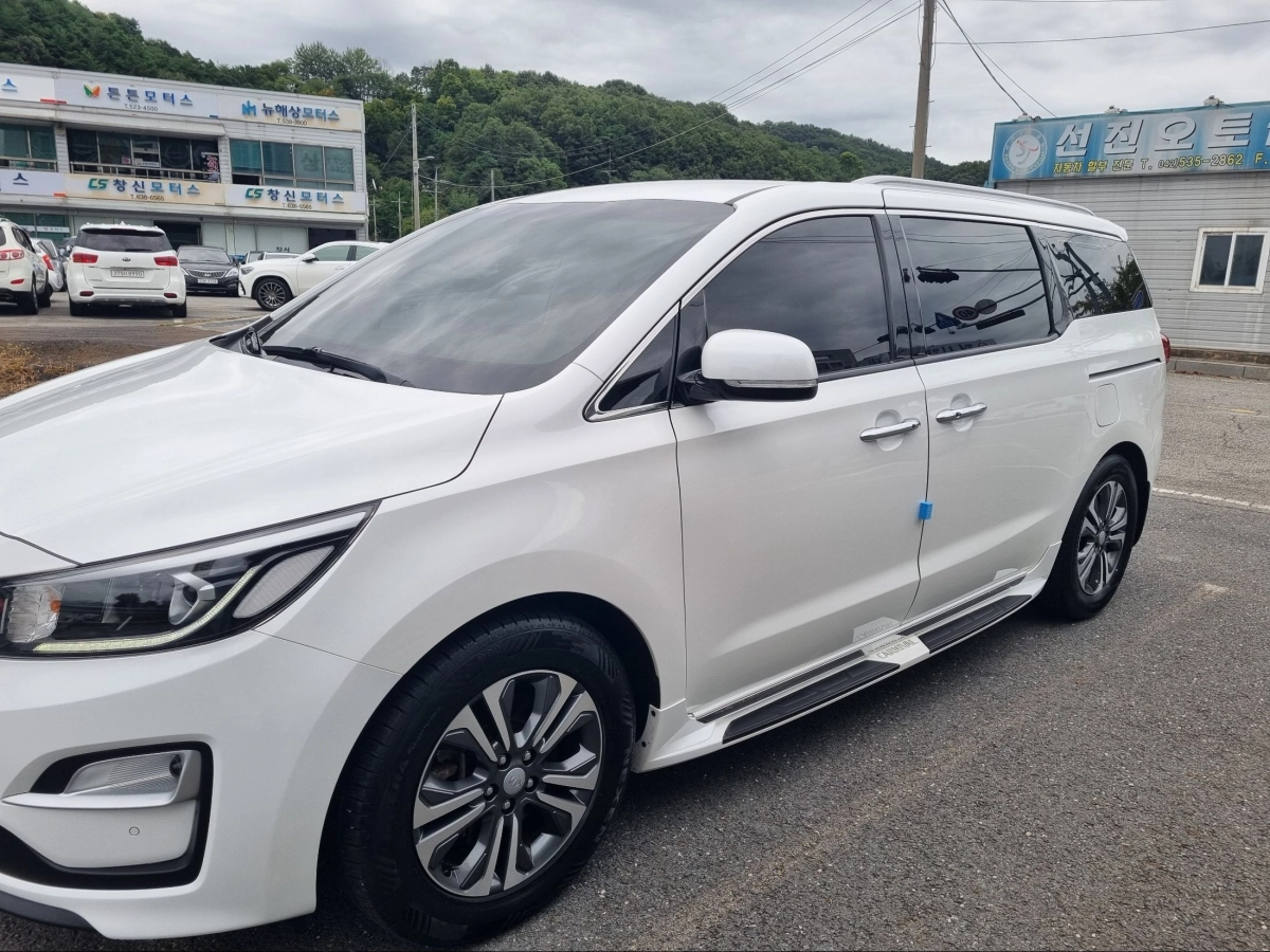 KIA CARNIVAL  2019