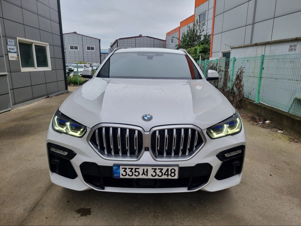 BMW X6 G06