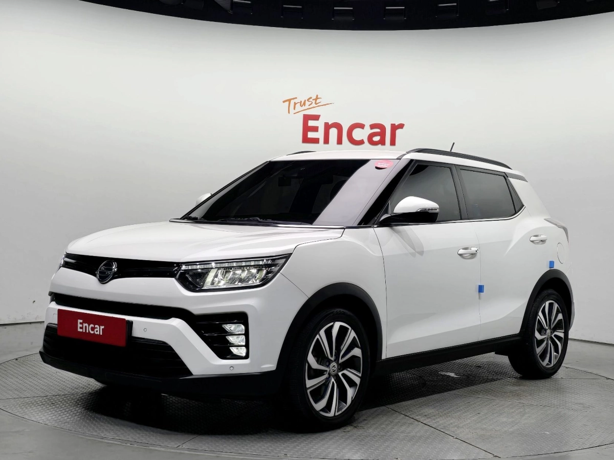 SSANGYONG TIVOLI VERY NEW