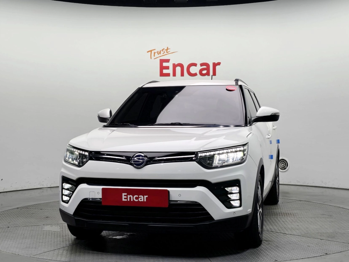 SSANGYONG TIVOLI VERY NEW