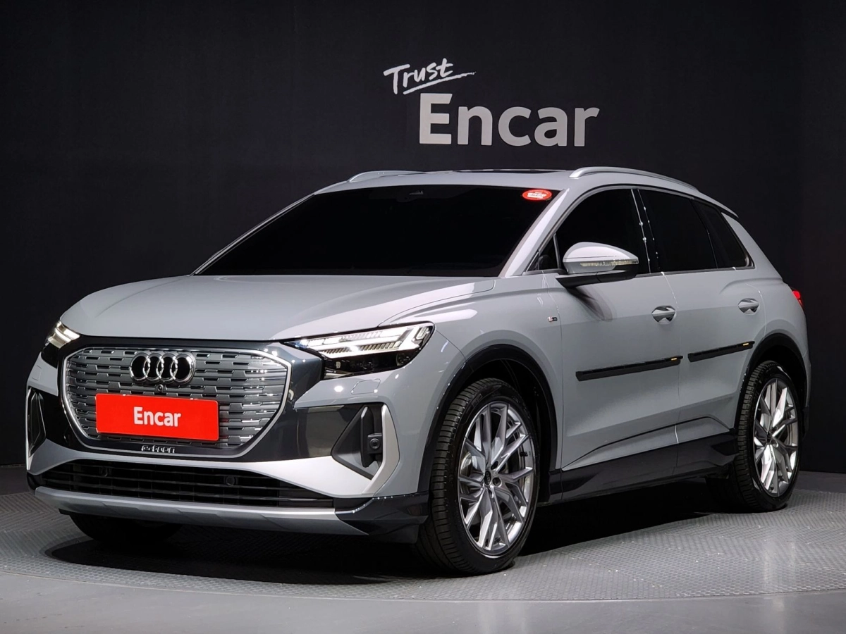 AUDI Q4 E-TRON F4  2025