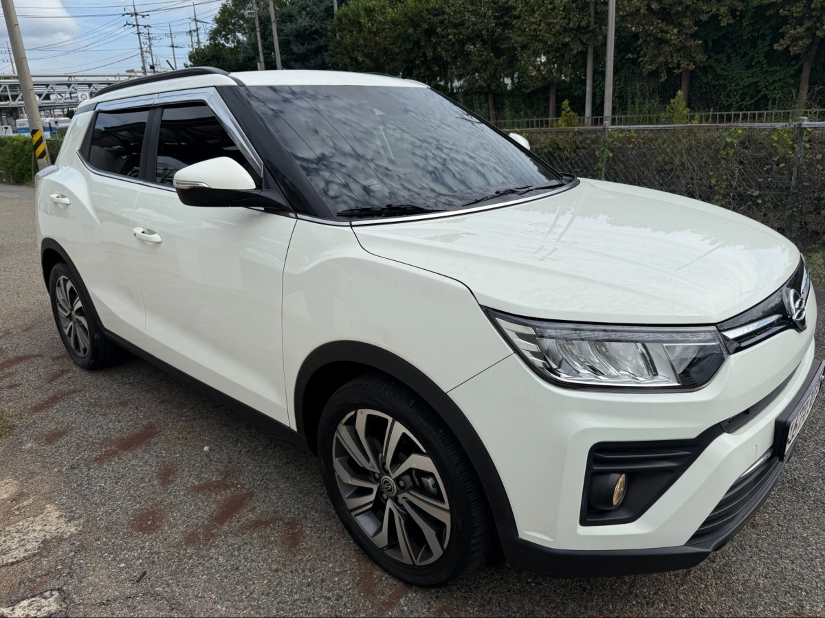 SSANGYONG TIVOLI VERY NEW