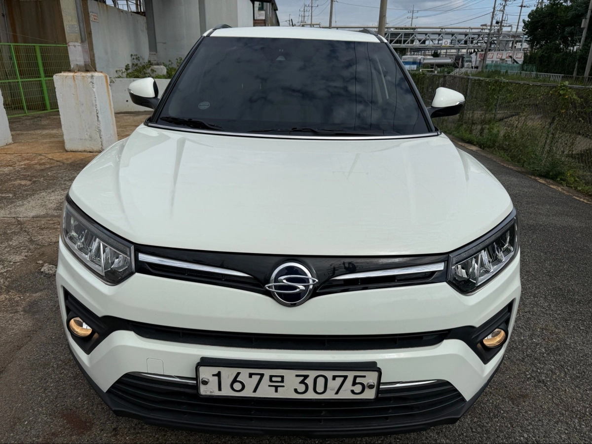 SSANGYONG TIVOLI VERY NEW
