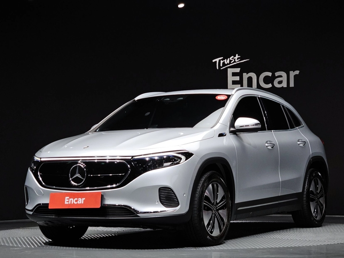 MERCEDES BENZ EQA H243  2021
