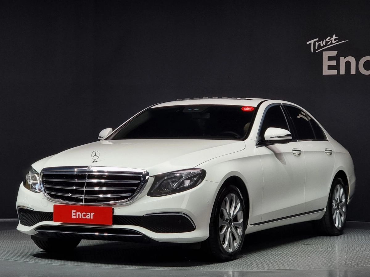 MERCEDES BENZ E-CLASS W213 2019