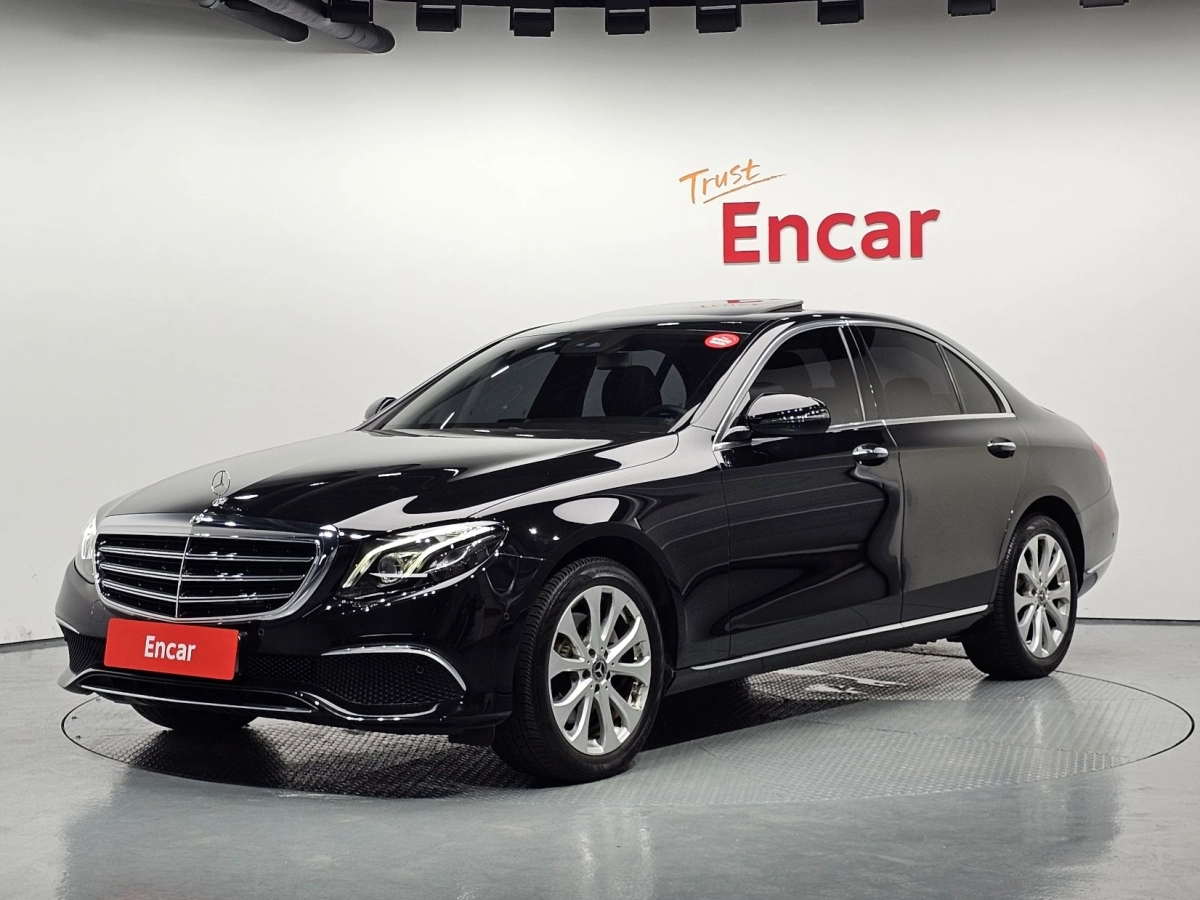 MERCEDES BENZ E-CLASS W213 2019