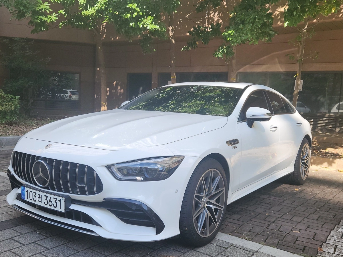 MERCEDES BENZ AMG GT