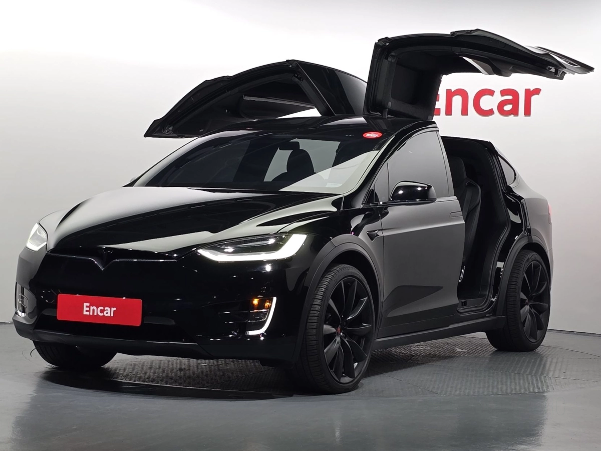 TESLA MODEL X