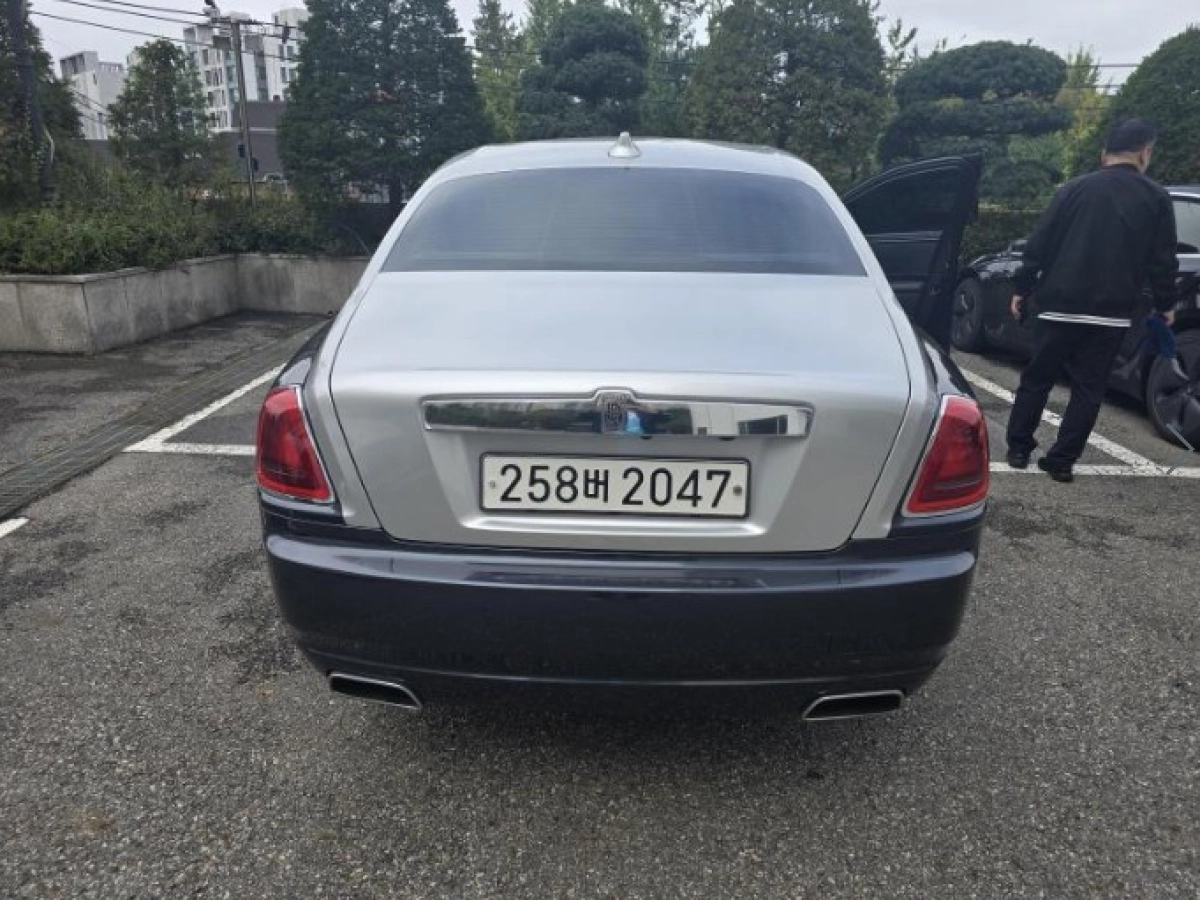 ROLLS ROYCE GHOST