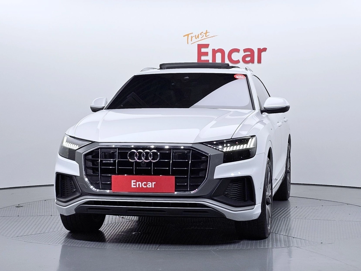 AUDI Q8 4M