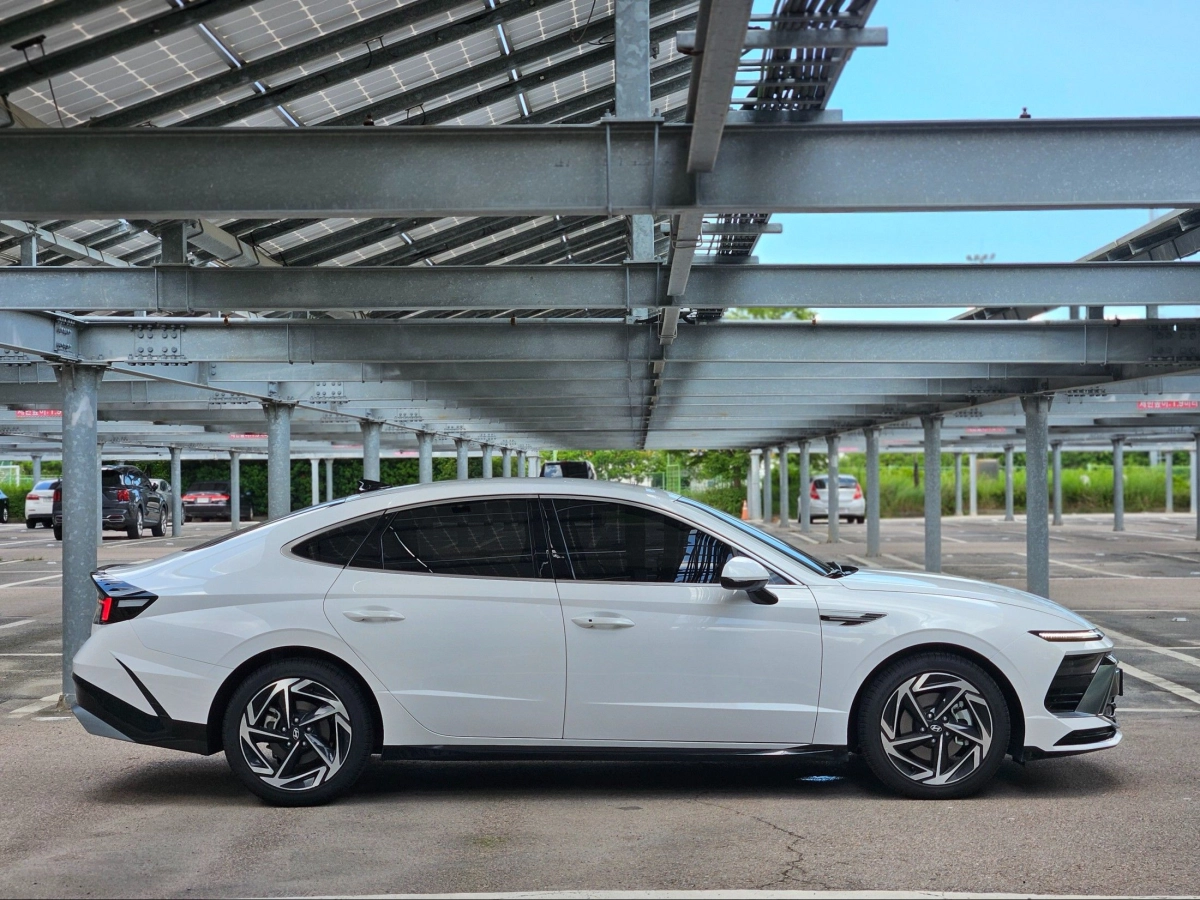 HYUNDAI SONATA 디 엣Ȅ