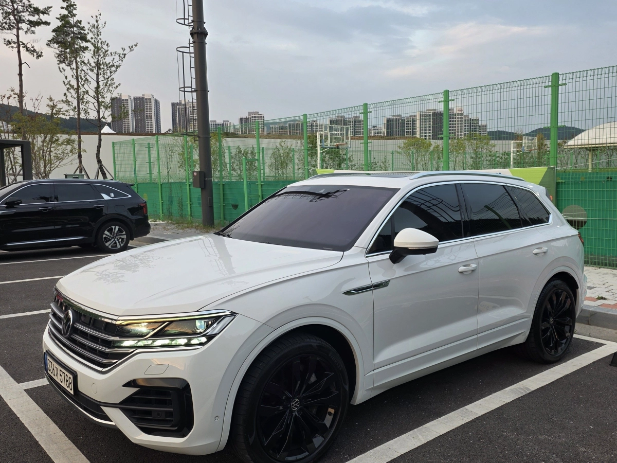 VOLKSWAGEN TOUAREG 2020