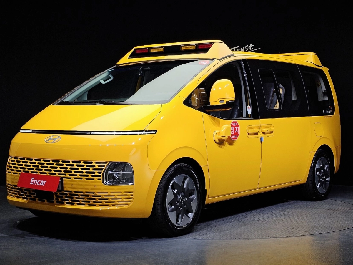 HYUNDAI STARIA 2024
