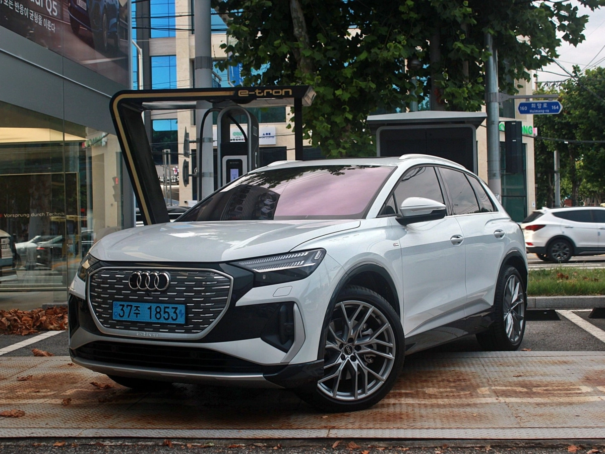 AUDI Q4 E-TRON F4  2025