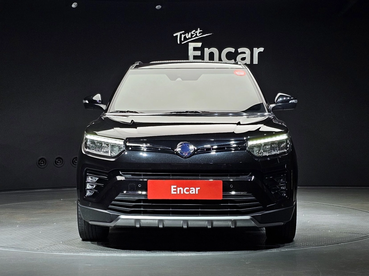 SSANGYONG TIVOLI VERY NEW