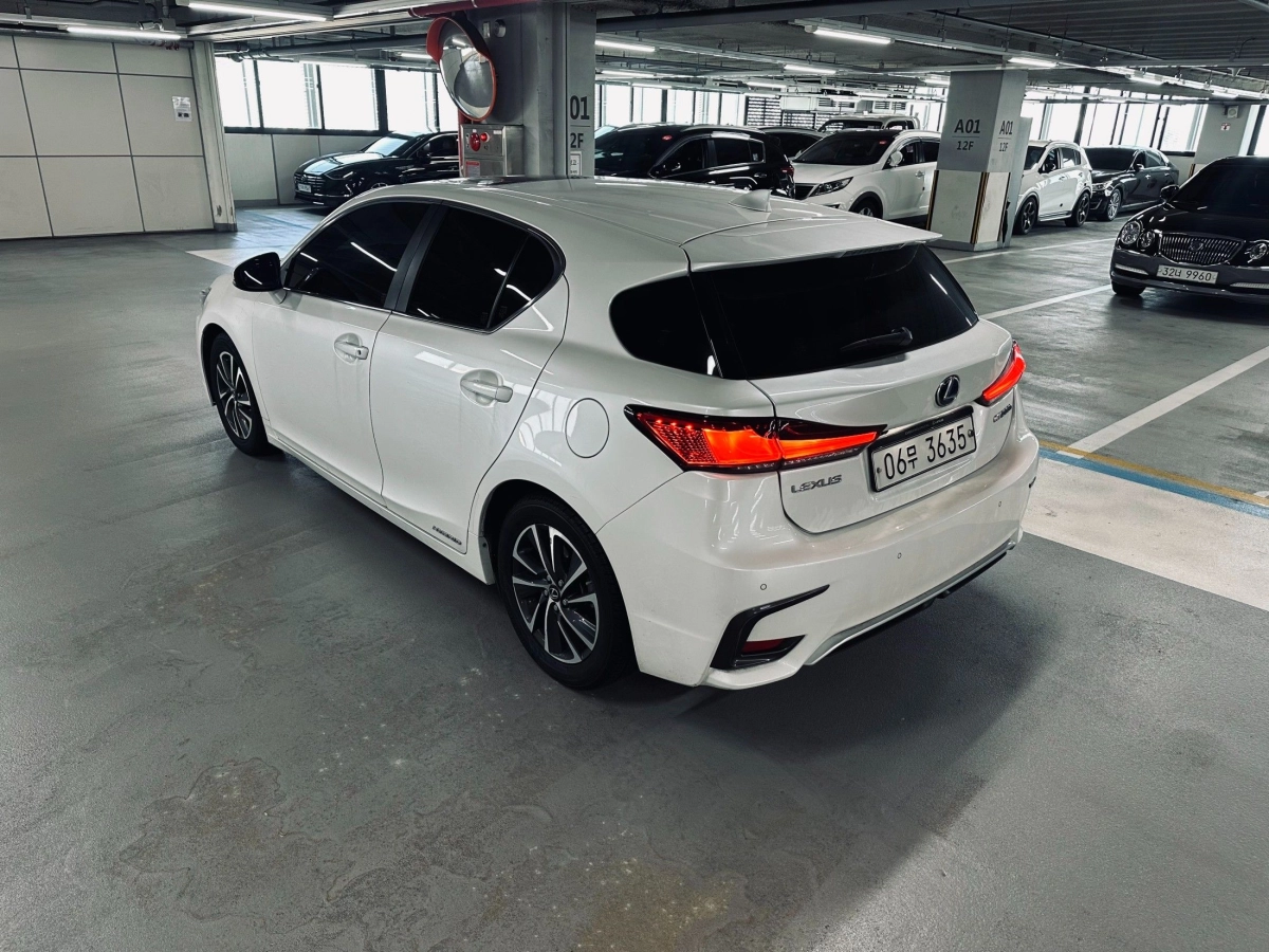 LEXUS CT200H
