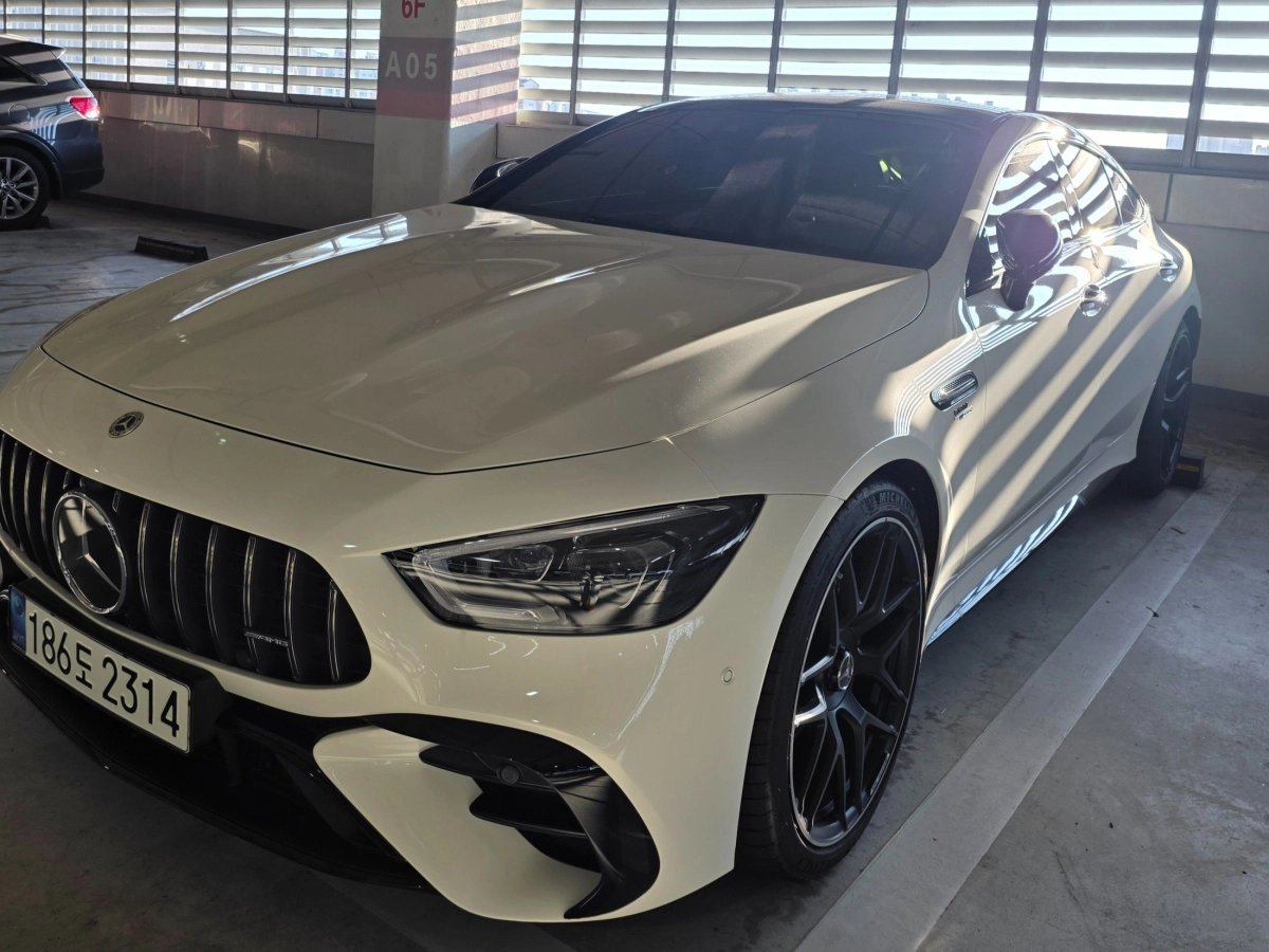 MERCEDES BENZ AMG GT