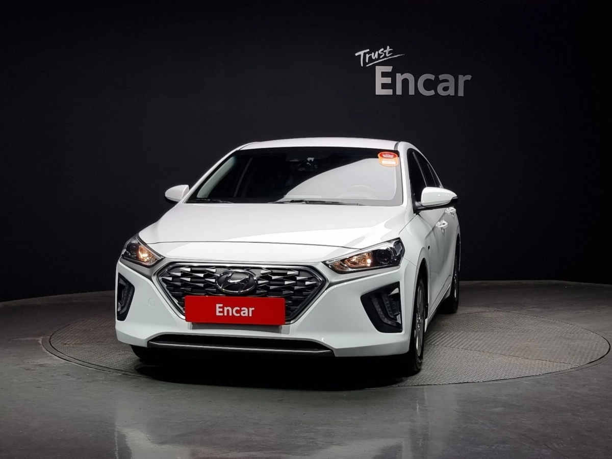 HYUNDAI IONIQ HYBRID