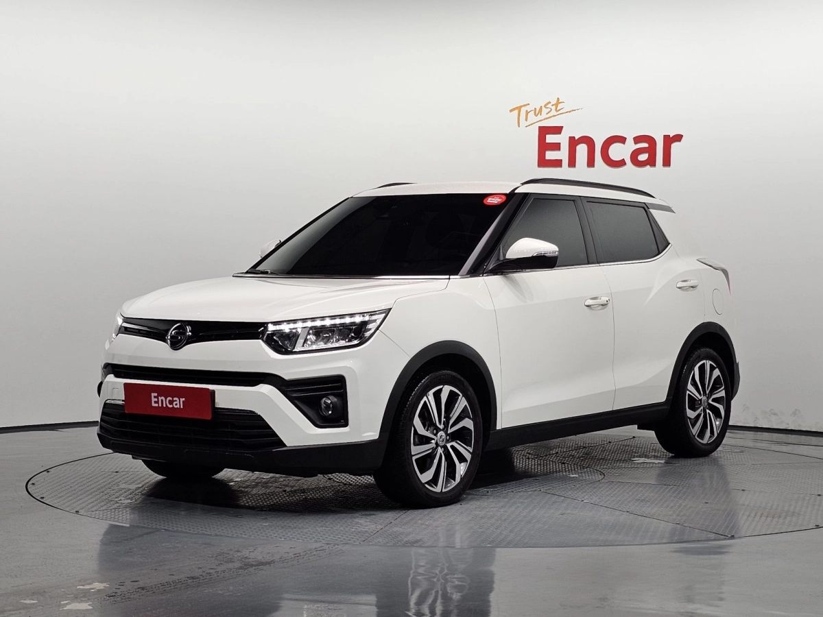 SSANGYONG TIVOLI VERY NEW