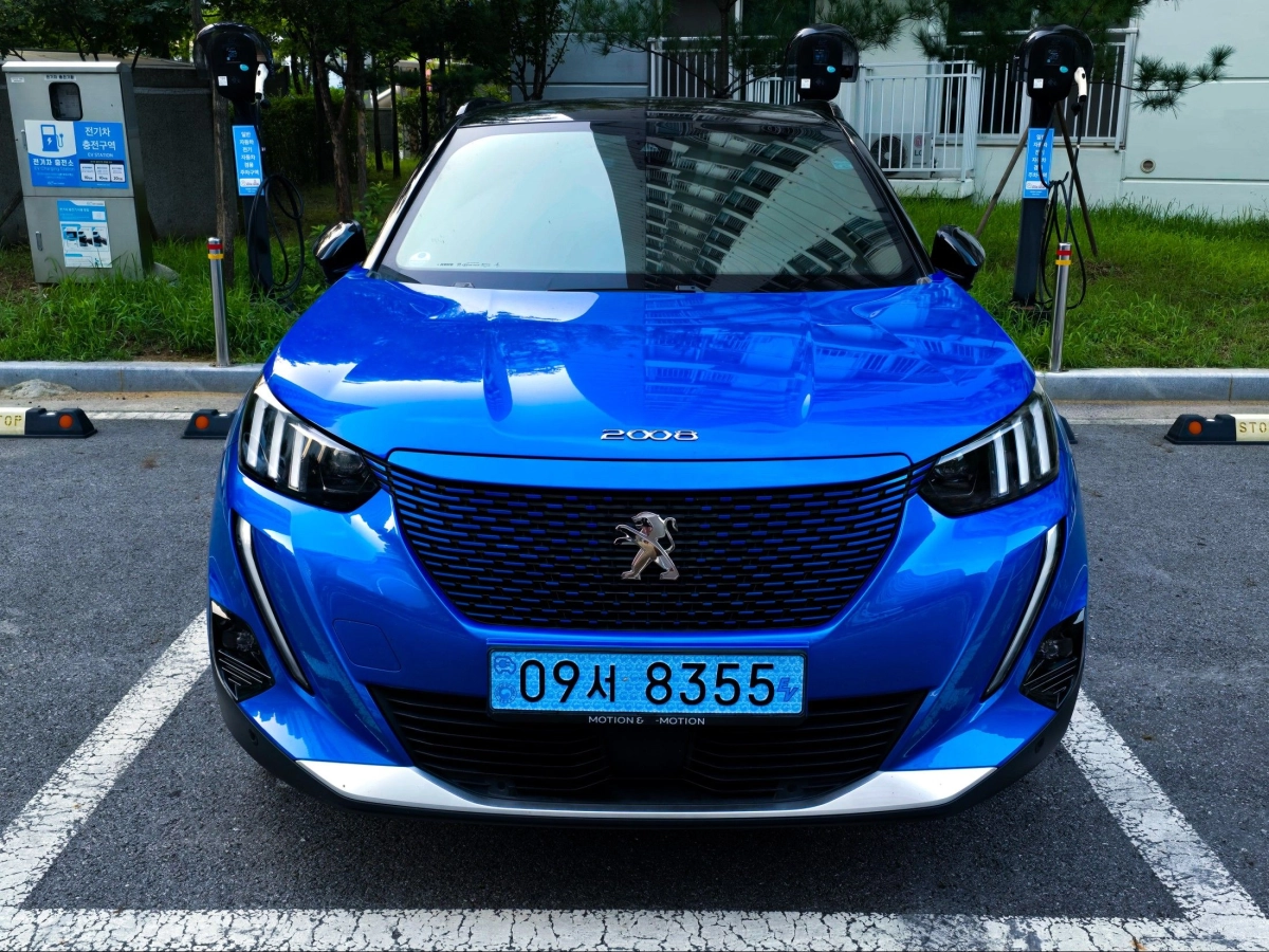 PEUGEOT E-2008  2020