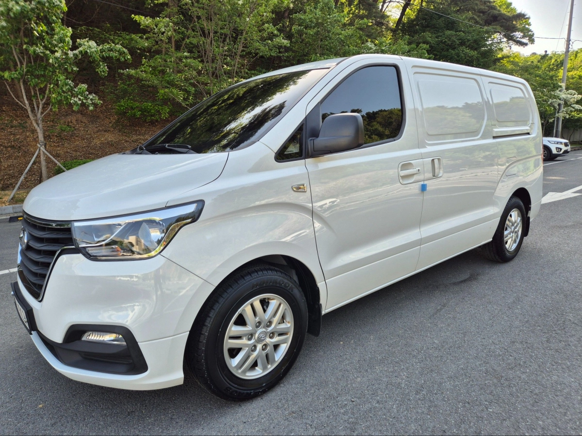 HYUNDAI STAREX GRAND