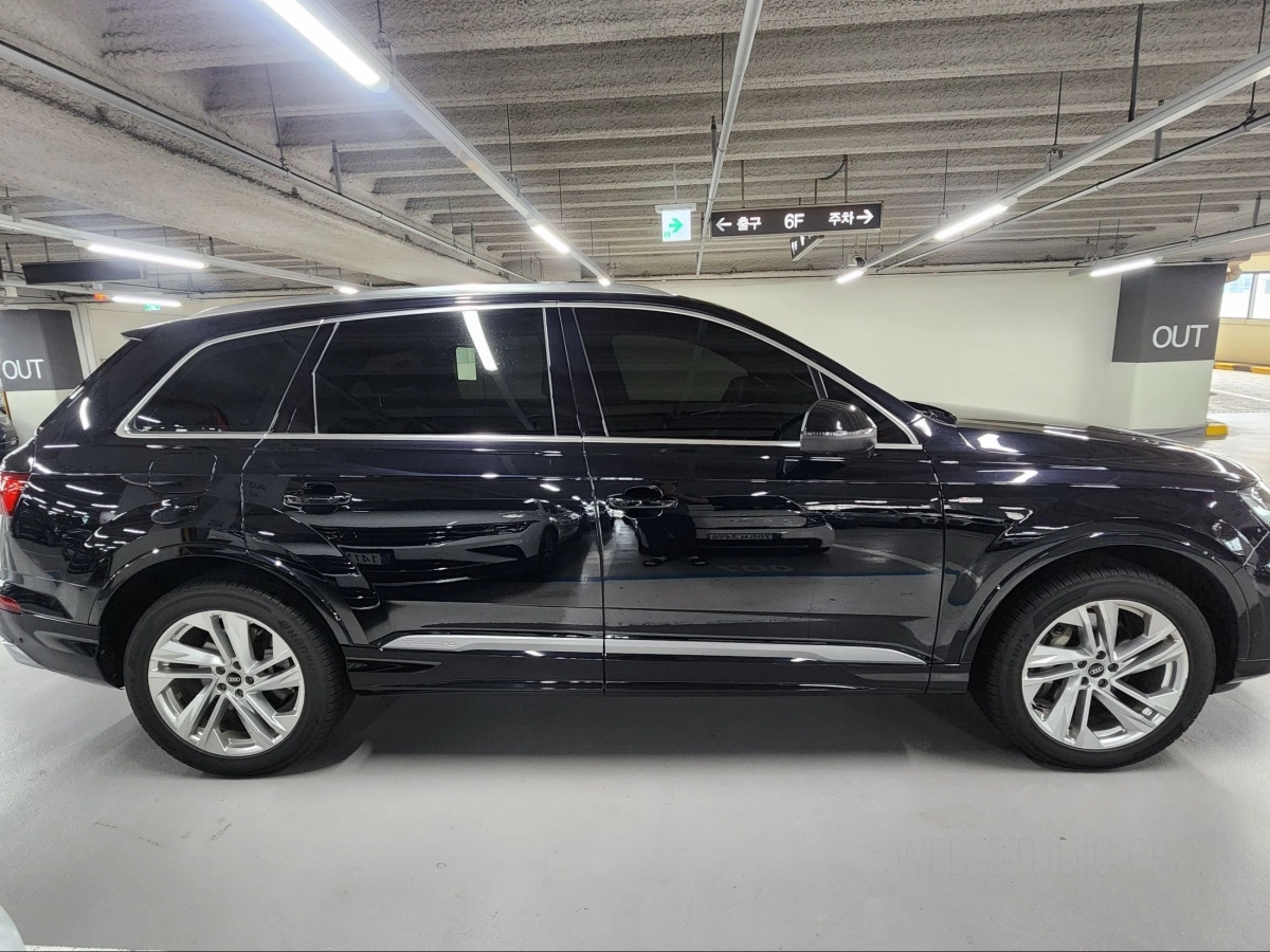 AUDI Q7 4M