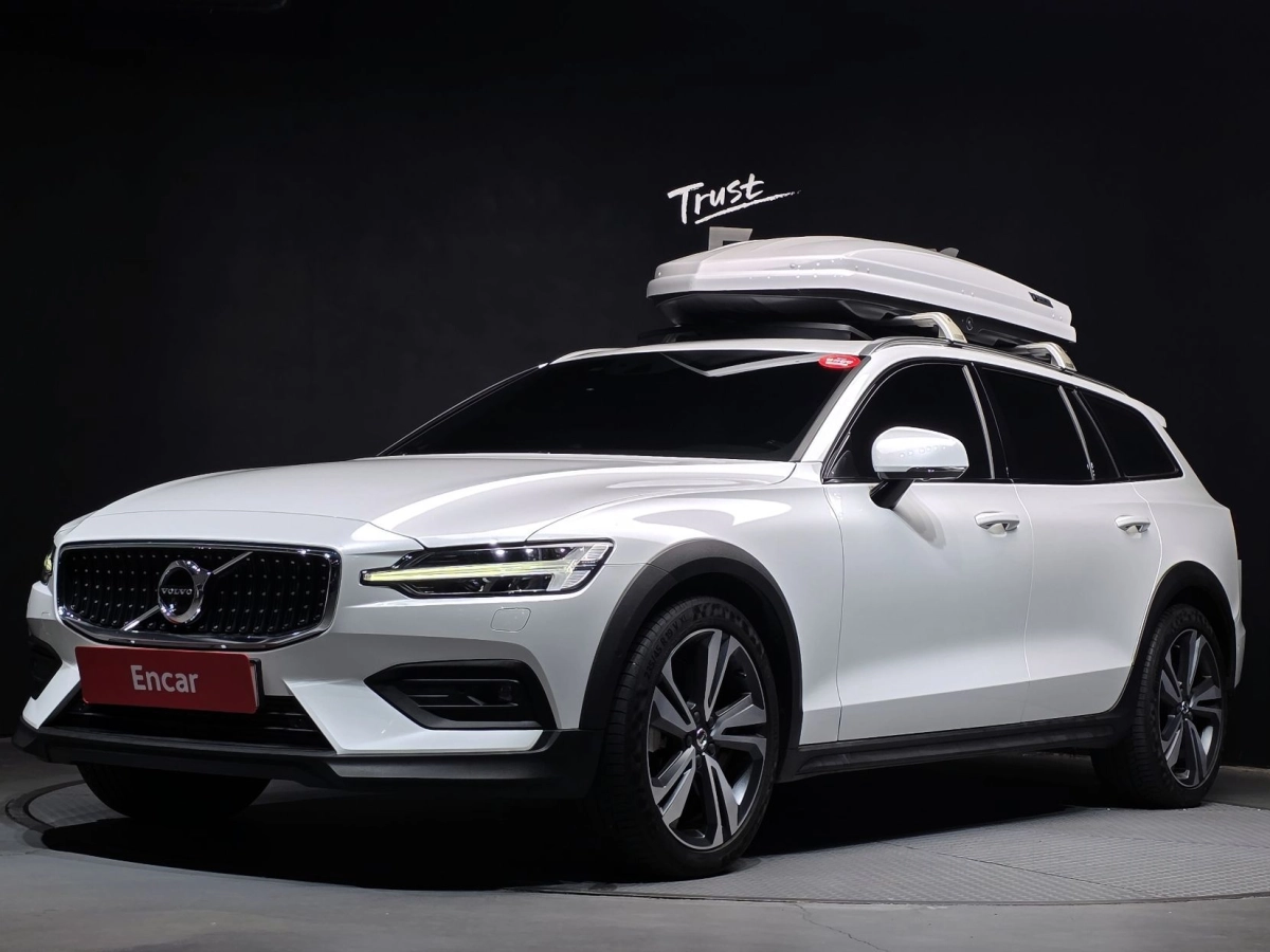 VOLVO V60 CROSS COUNTRY 2019