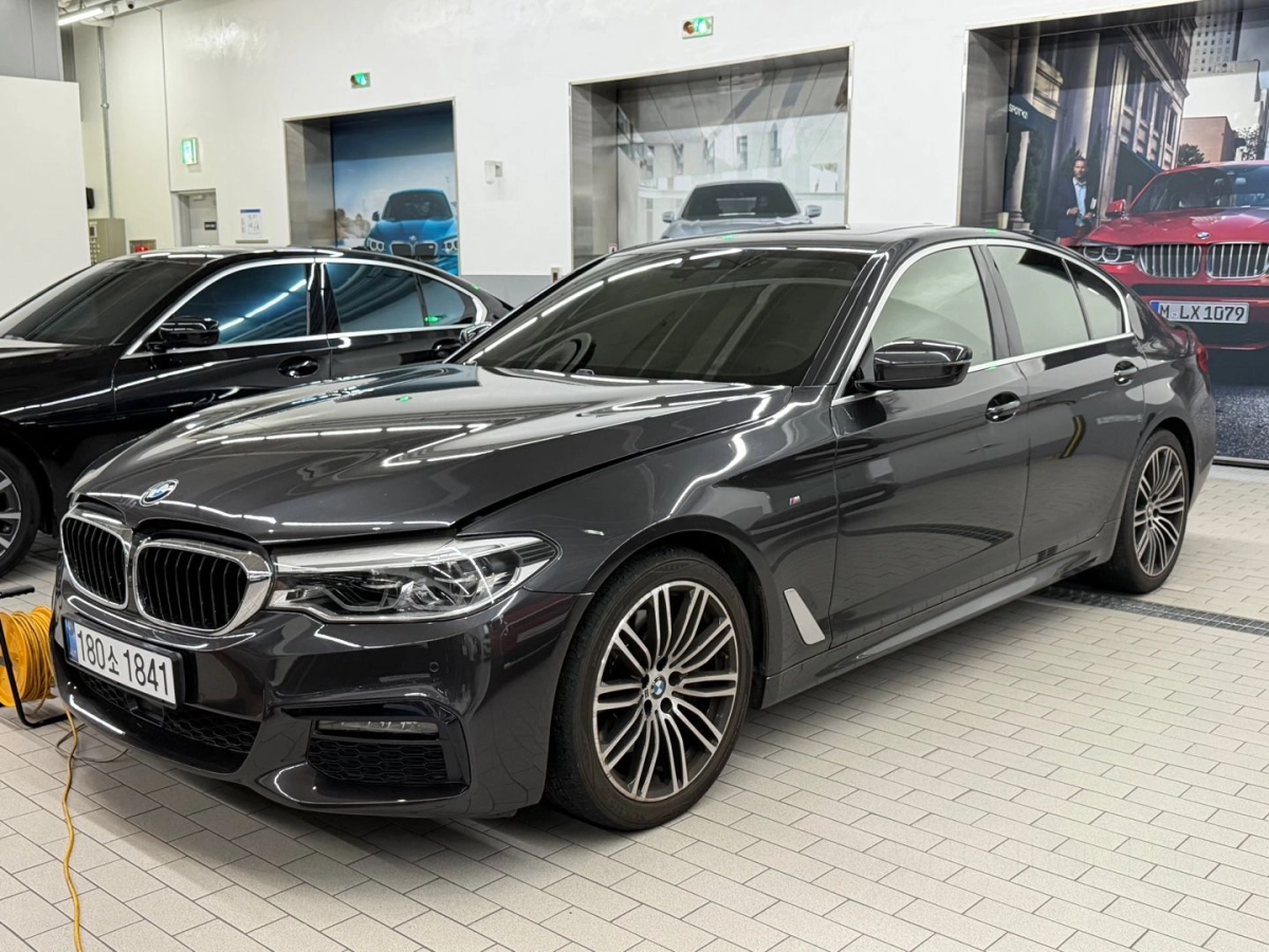 BMW 5-SERIES G30 2020