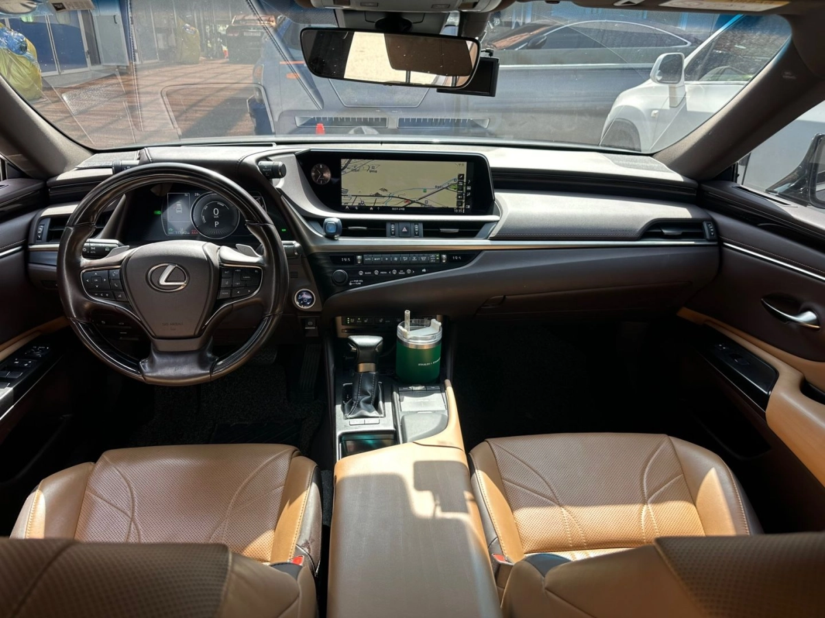 LEXUS ES300H