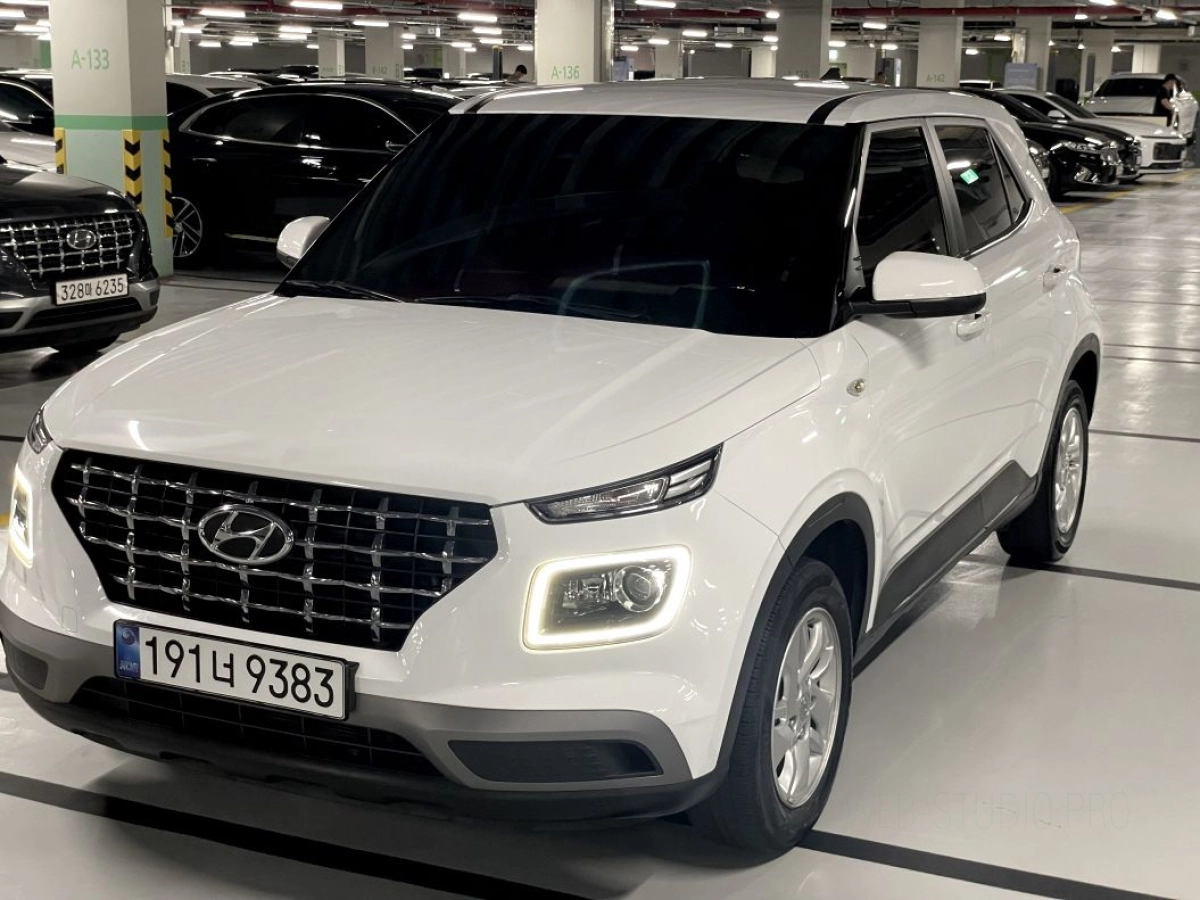 HYUNDAI VENUE