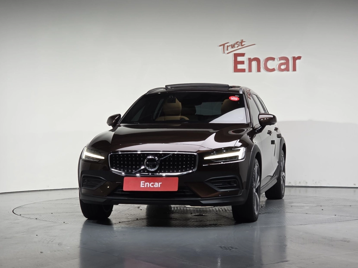 VOLVO V60 CROSS COUNTRY