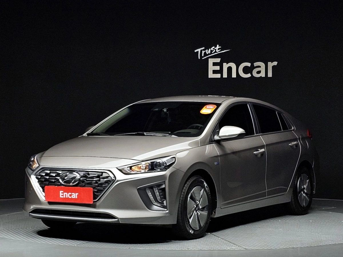 HYUNDAI IONIQ HYBRID