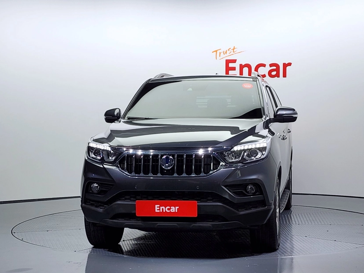 SSANGYONG REXTON SPORTS CAR