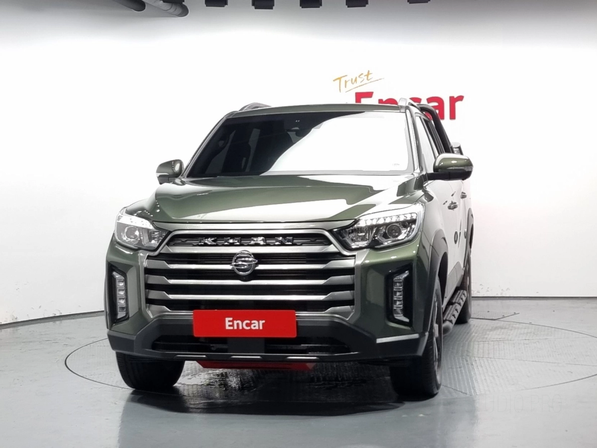 SSANGYONG REXTON SPORTS CAR