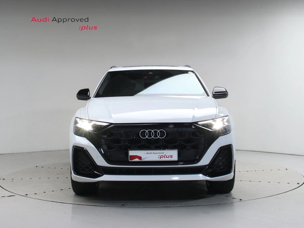 AUDI Q8 4M