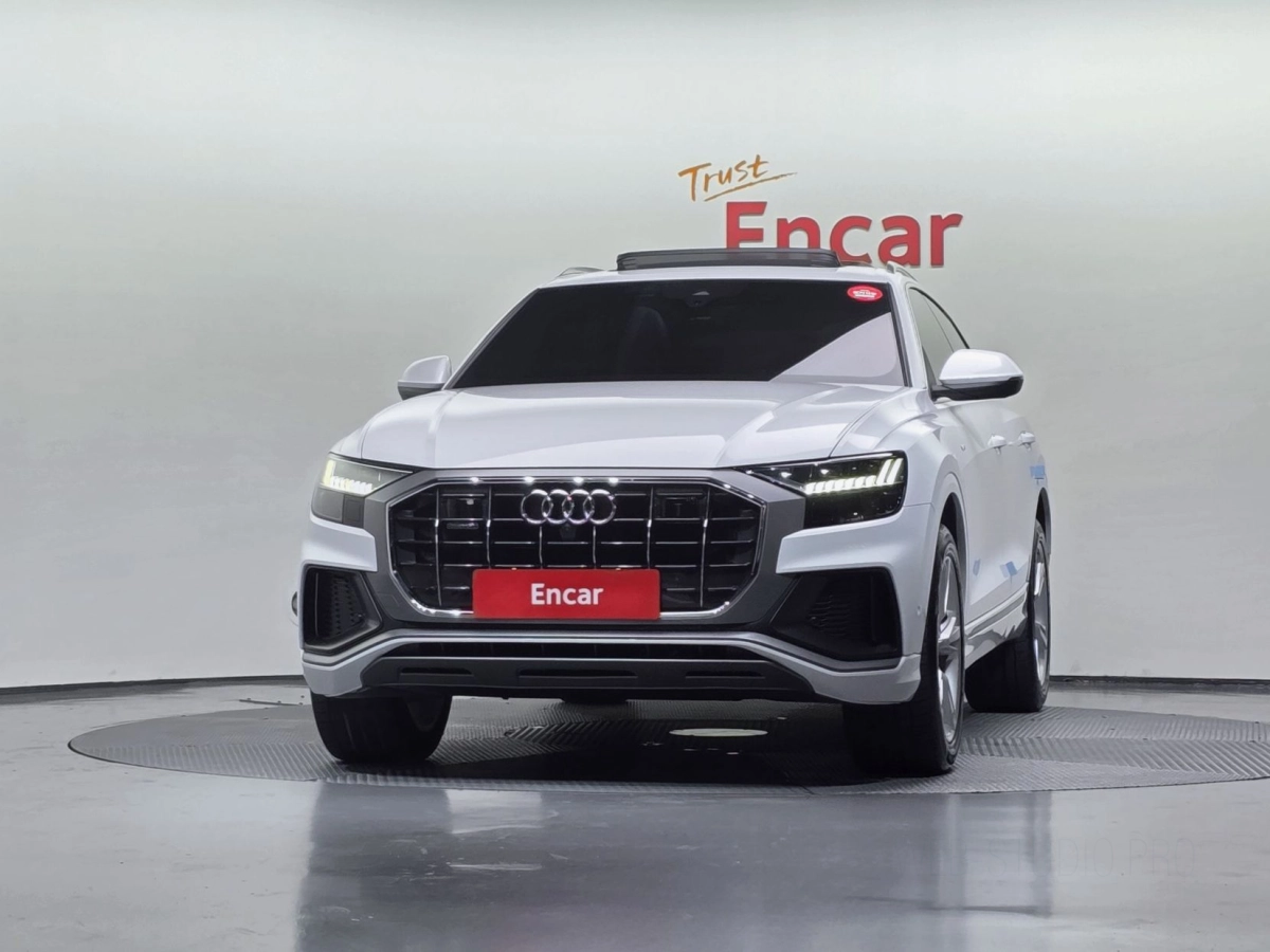 AUDI Q8 4M