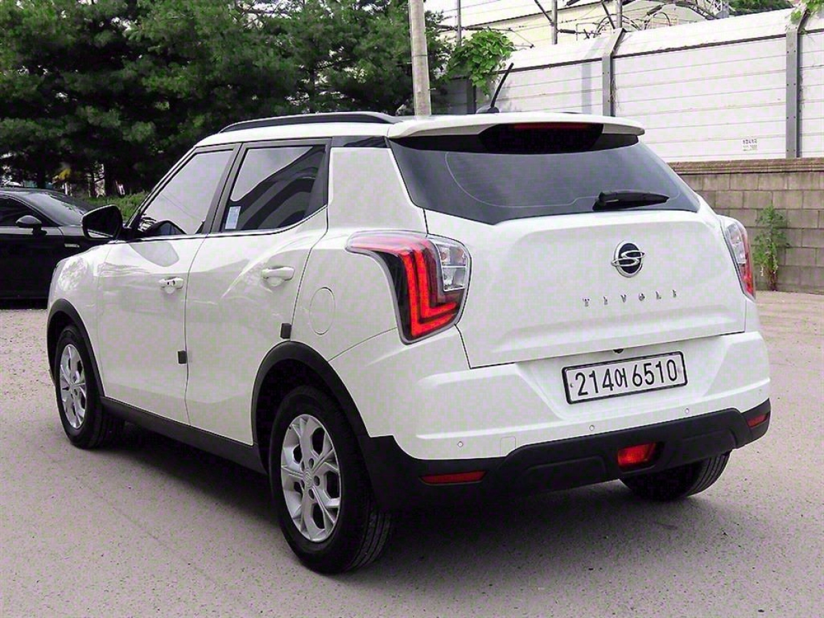 SSANGYONG TIVOLI VERY NEW