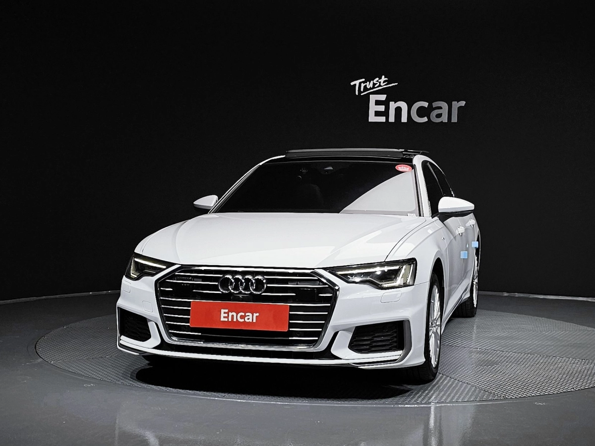 AUDI A6 C8