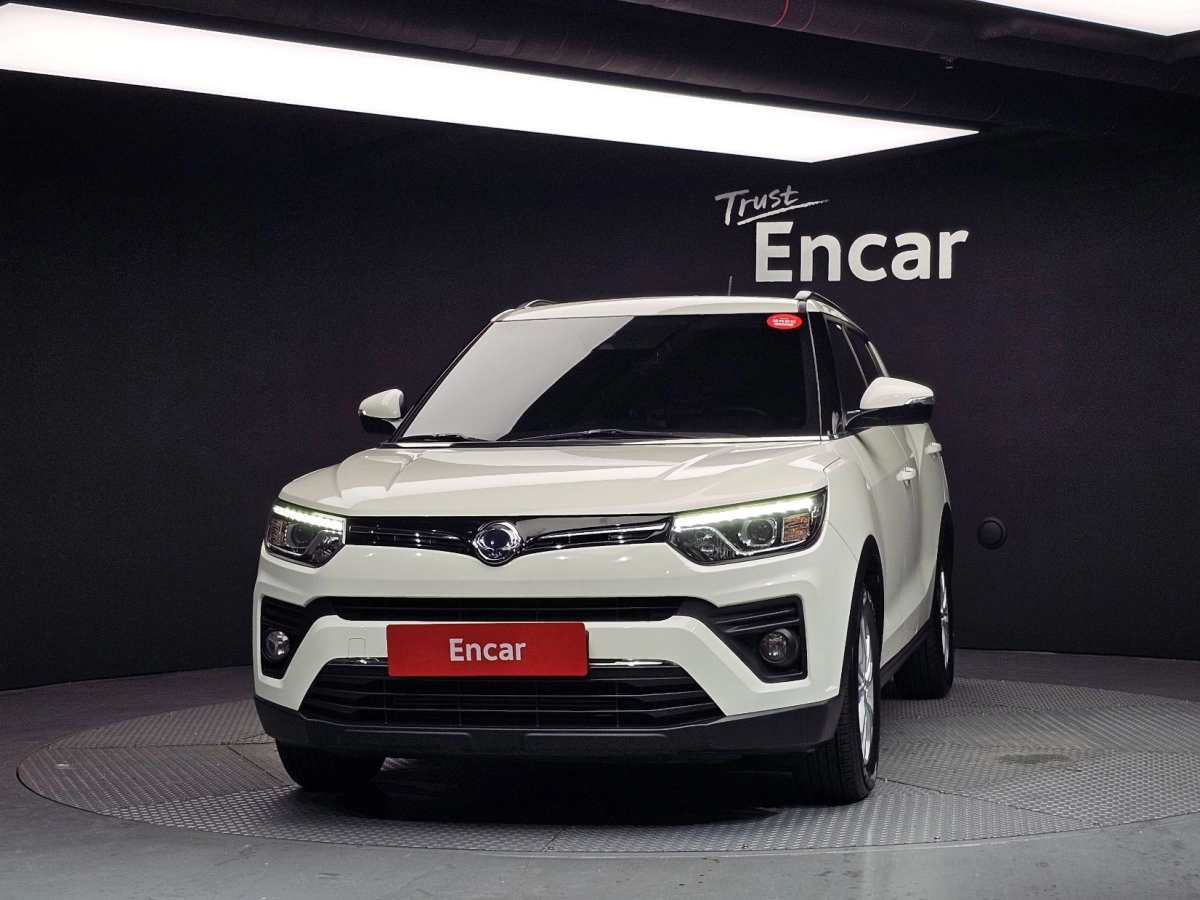 SSANGYONG TIVOLI VERY NEW