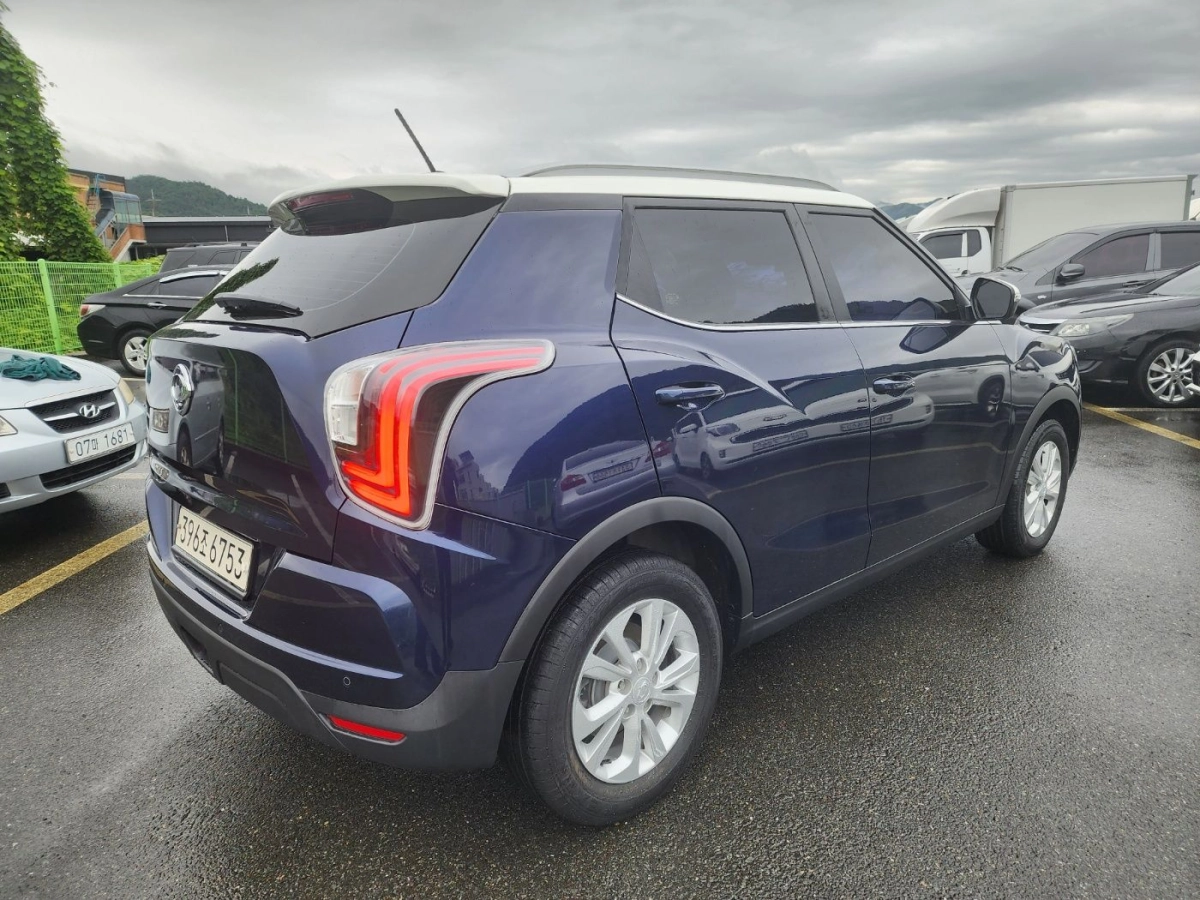 SSANGYONG TIVOLI VERY NEW